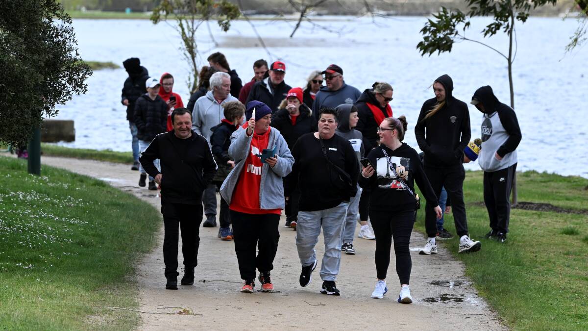 People walking around Lake Wendouree for World Suicide Prevention day. Picture by Lachlan Bence